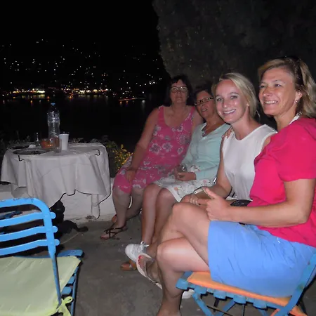 Blue Dolphin Penzion Batsi