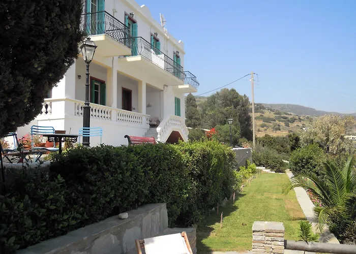 Blue Dolphin Guest house 4*