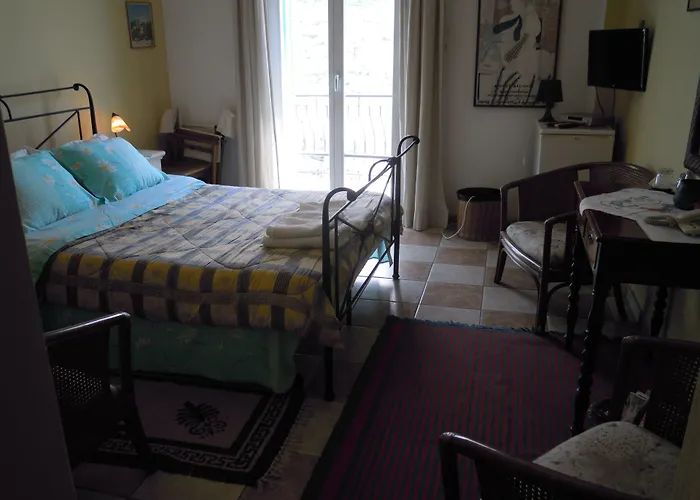 Blue Dolphin Guest house Batsi (Andros)