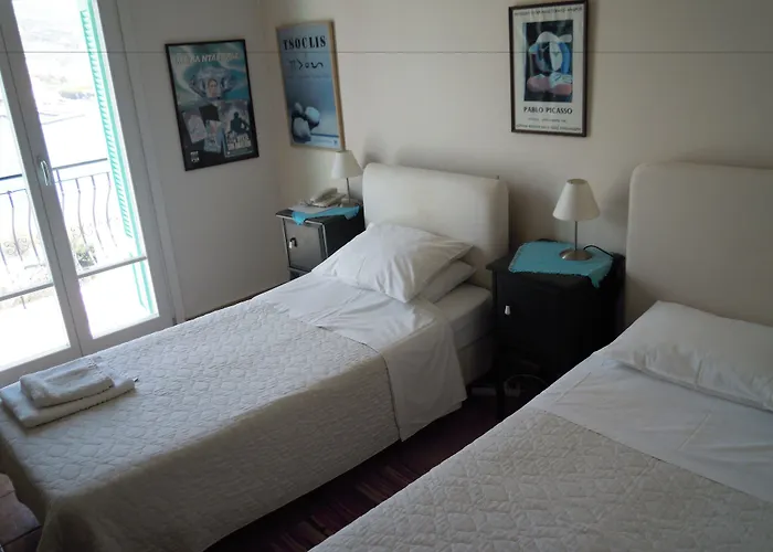 Guest house Blue Dolphin 4*