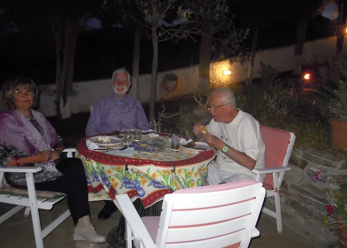 Blue Dolphin 4* Batsi (Andros)