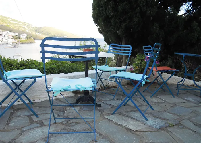 Guest house Blue Dolphin Batsi (Andros)