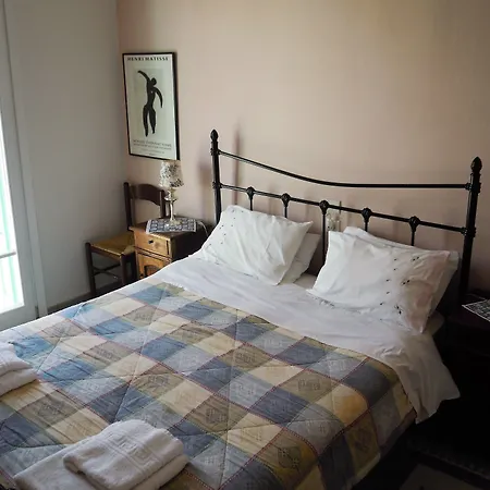 Pensión Blue Dolphin Batsi