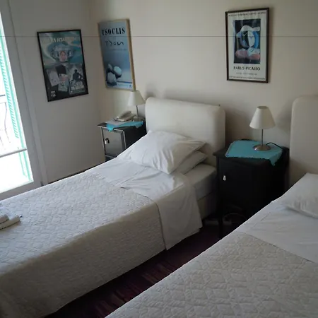 Πανσιόν Blue Dolphin 4*