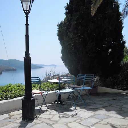 Blue Dolphin Πανσιόν 4*
