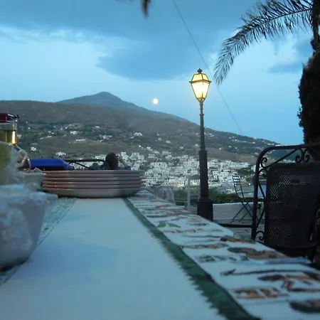 Blue Dolphin Pensión Batsi