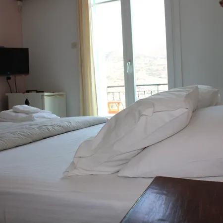 Pensión Blue Dolphin Batsi